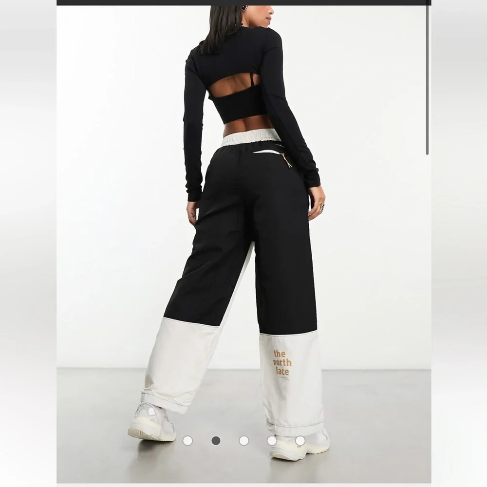 The North Face Women’s Nylon Easy Pants Black and White Color Block - Picture 4 of 16